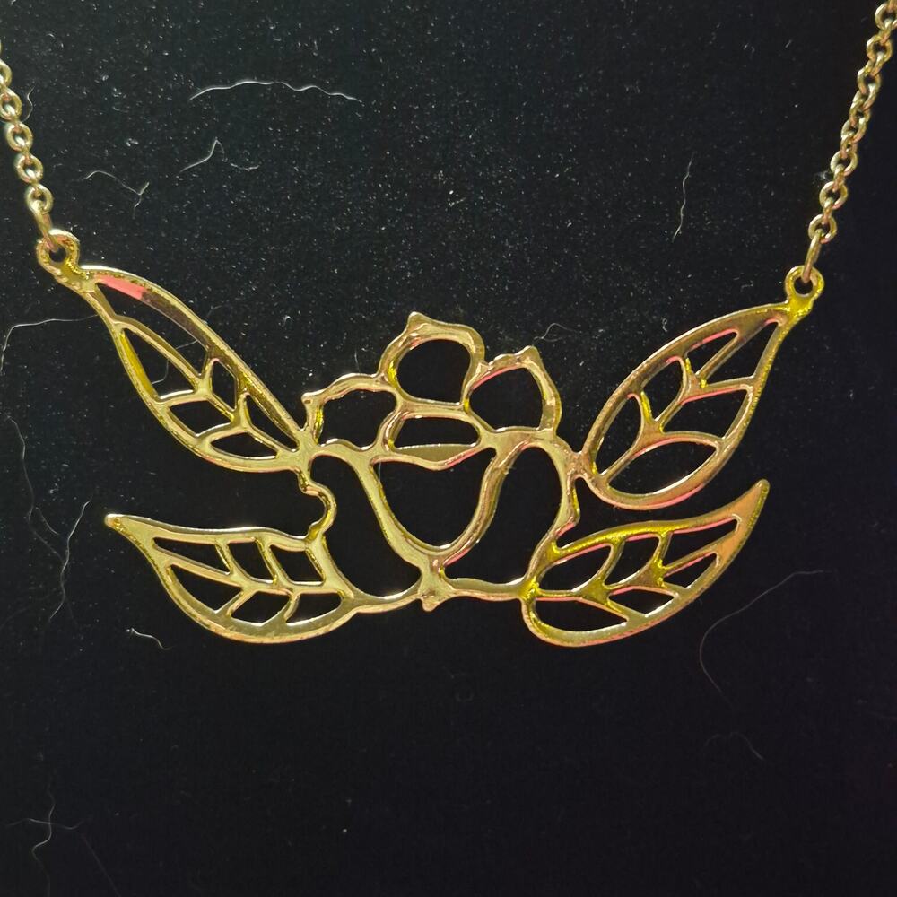 Goldtone Rose Flower Cutout Bib Pendant Necklace Statement 20" - 22" Excellent